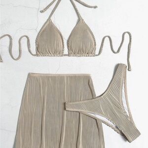 3 Piece Women’s Bikini Size Small